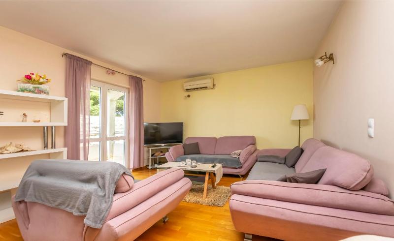 Apartment Duce beach - image 10