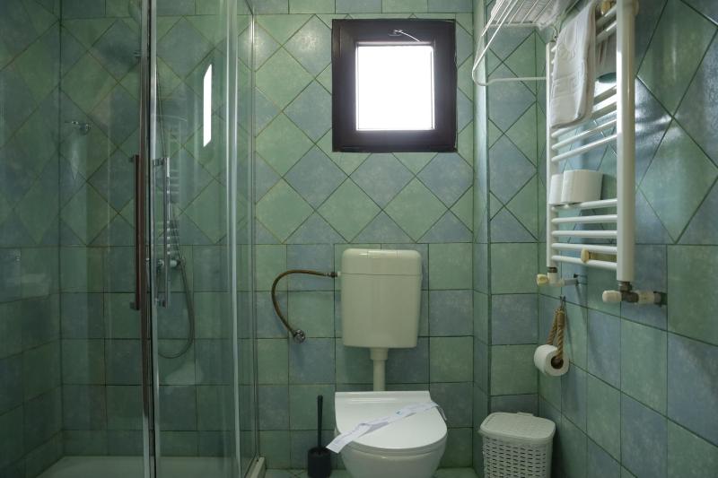 Standard Double Room image 3