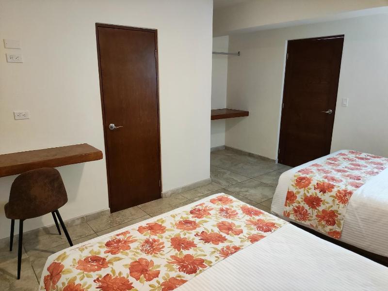 Hotel Lorimar - image 5