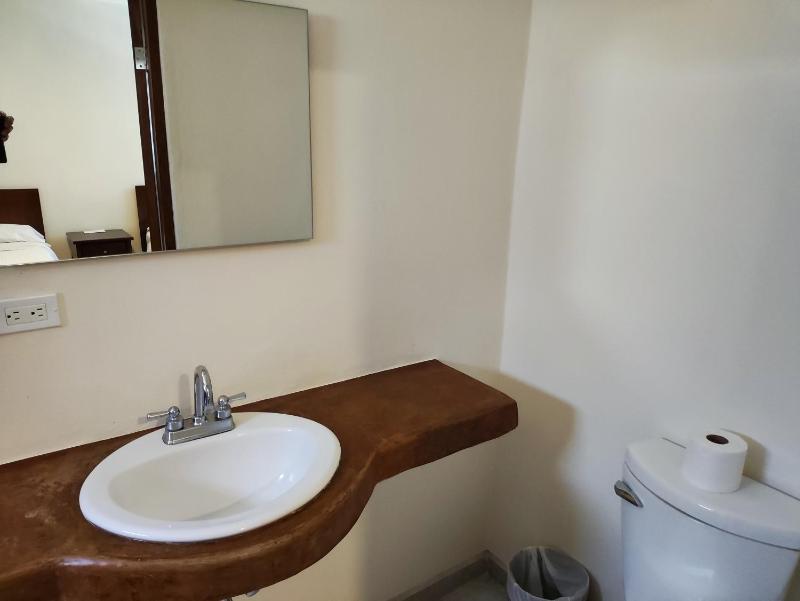 Hotel Lorimar - image 6