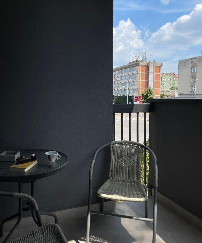 Boulevard 63 Apartment - Na 200 metara od BELE PARKING ZONE - image 16