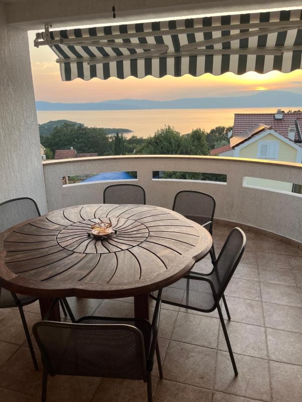 Two-Bedroom Deluxe Apartment with Balcony image 2
