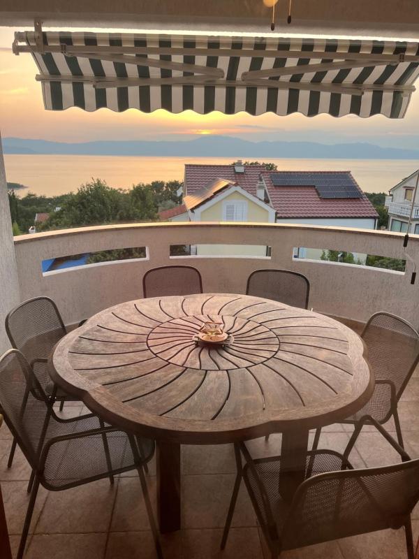 Two-Bedroom Deluxe Apartment with Balcony image 3