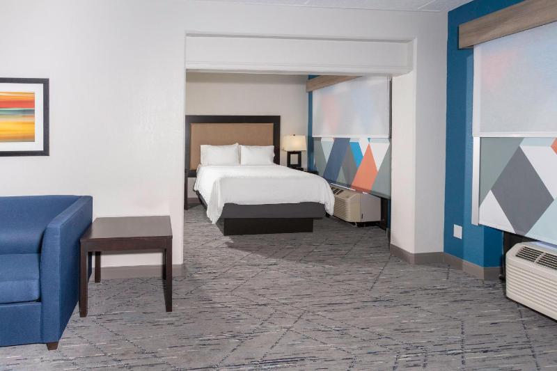 Holiday Inn Express & Suites Jacksonville Airport by IHG - image 35
