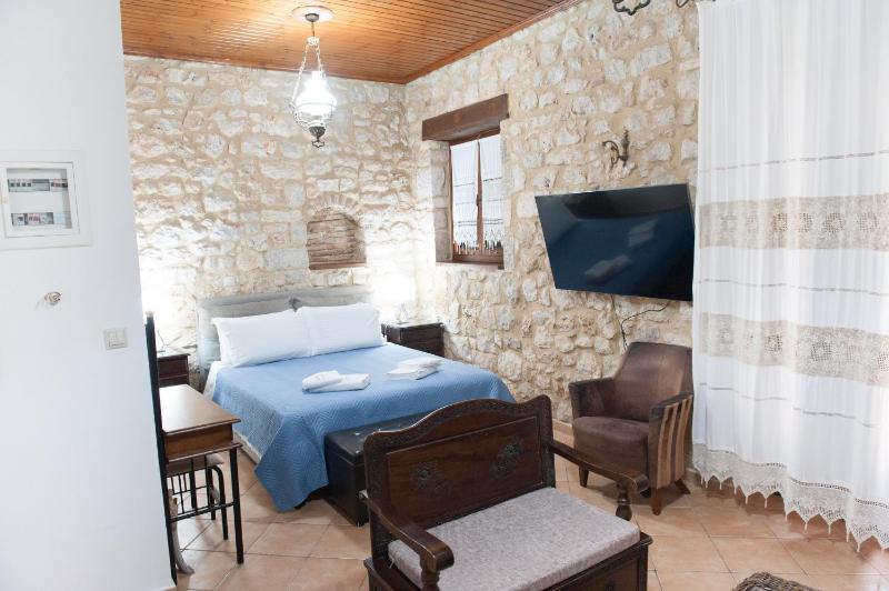 Double Room with Garden View image 1