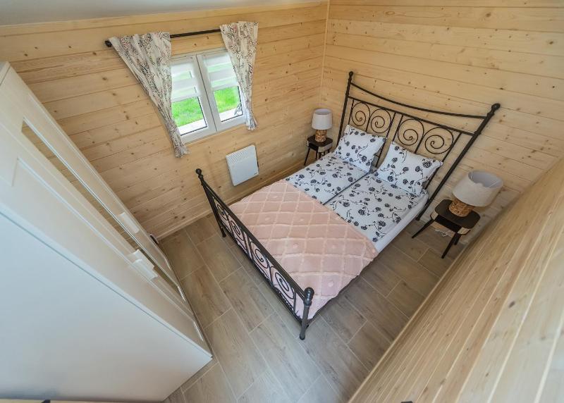 Two-Bedroom House image 4