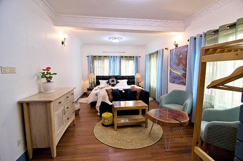 Wanderer's Home Double Bedrooms with Living and Kitchen - A home away from home - image 2