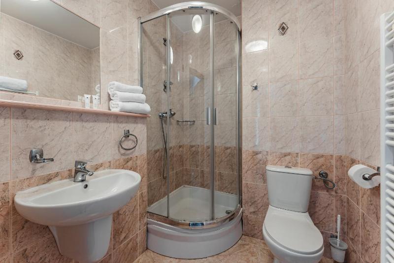 Standard Single Room image 3