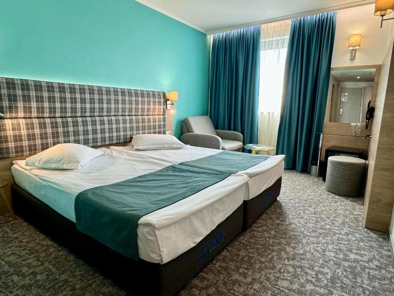Standard Double Room image 2