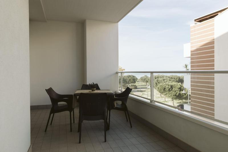 Apartment with Partial Sea View image 3