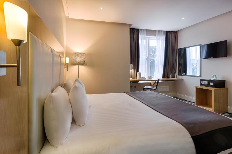 Standard Room image 1