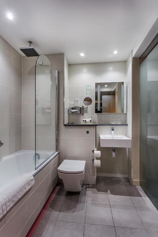 Standard Room image 4