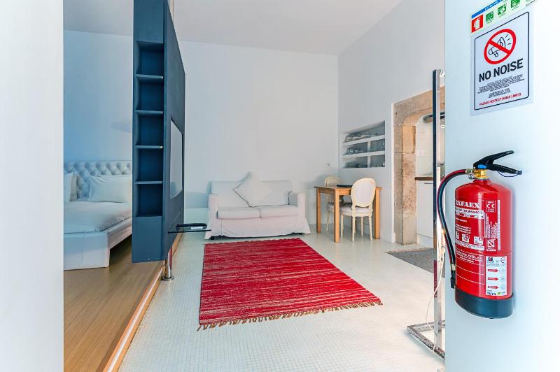 Studio Apartment image 4
