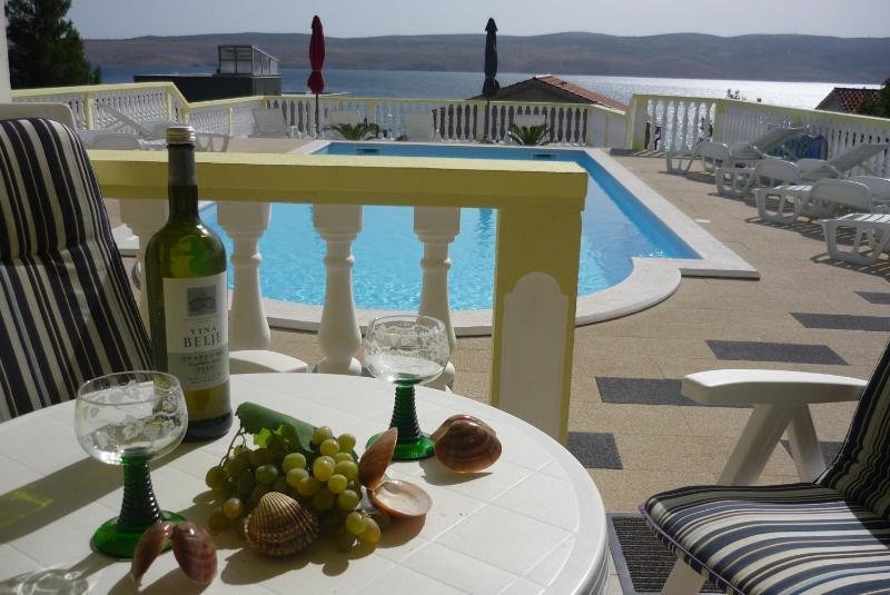 Apartment with Sea View image 3