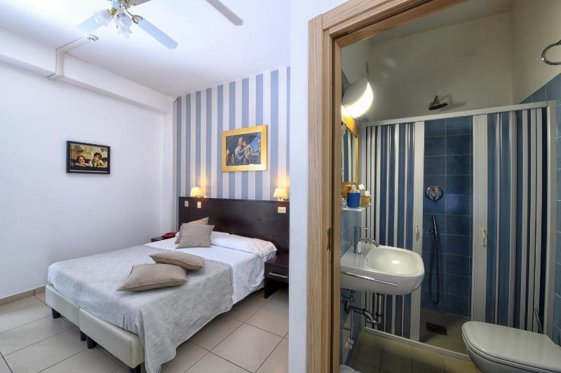 Double Room image 1