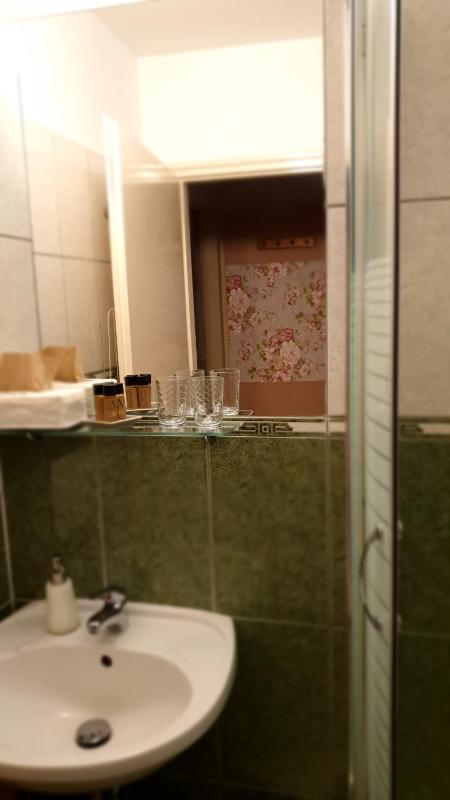 Small Double Room image 2