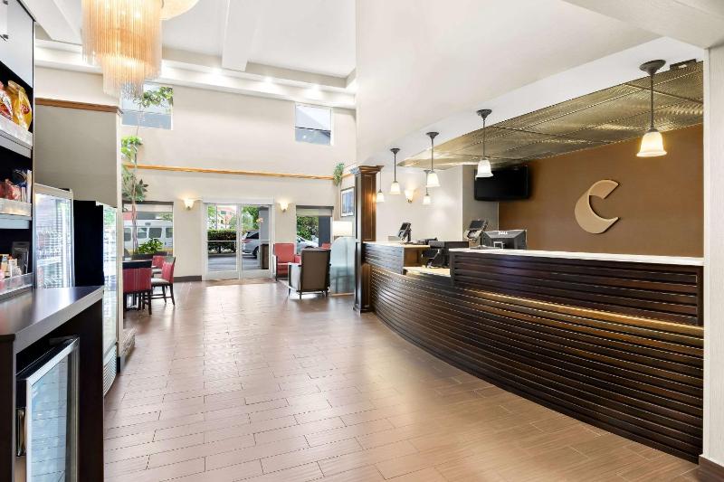 Comfort Suites Portland Airport - image 31