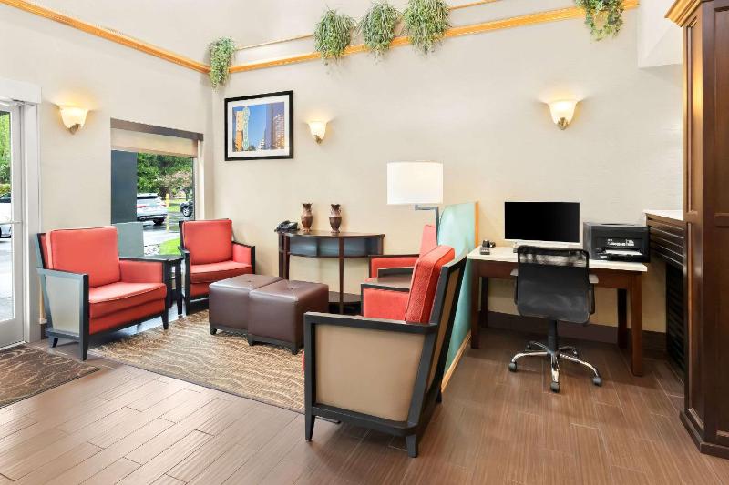 Comfort Suites Portland Airport - image 39