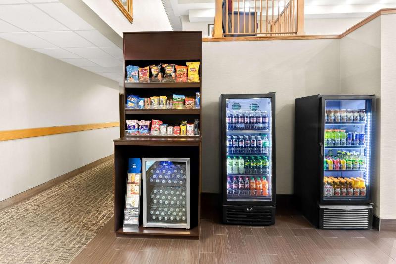 Comfort Suites Portland Airport - image 14