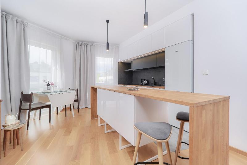 Two Level Apartment 2WATERS by Noclegi Renters - image 32