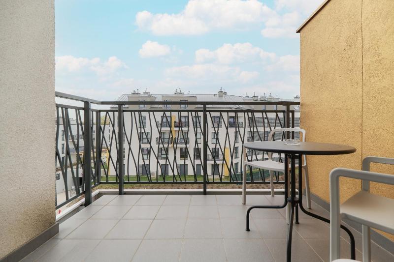 Two Level Apartment 2WATERS by Noclegi Renters - image 31