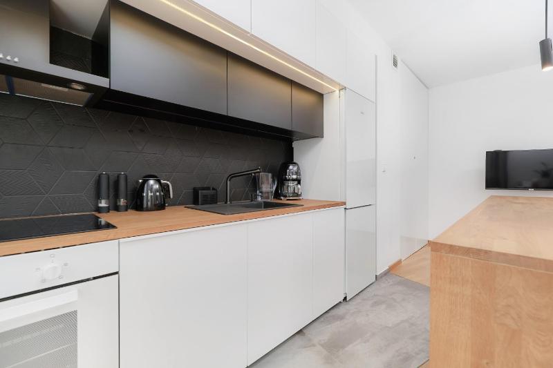 Two Level Apartment 2WATERS by Noclegi Renters - image 8