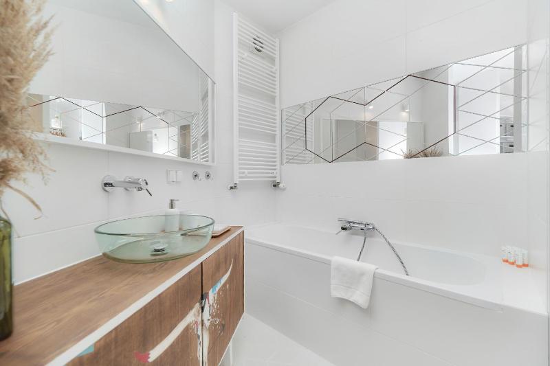 Two Level Apartment 2WATERS by Noclegi Renters - image 38