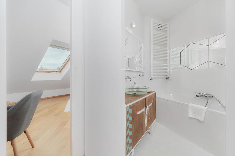 Two Level Apartment 2WATERS by Noclegi Renters - image 43