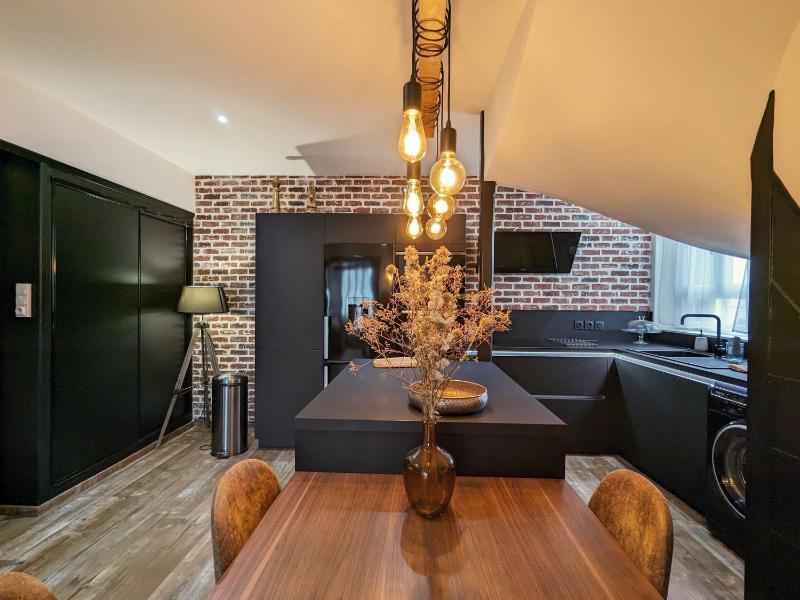Studio Confort Centre-Ville: Cuisine Équipée, Clim, WiFi, Netflix, Proche Gare et Bus Gratuits - FR-1-591-542 Images