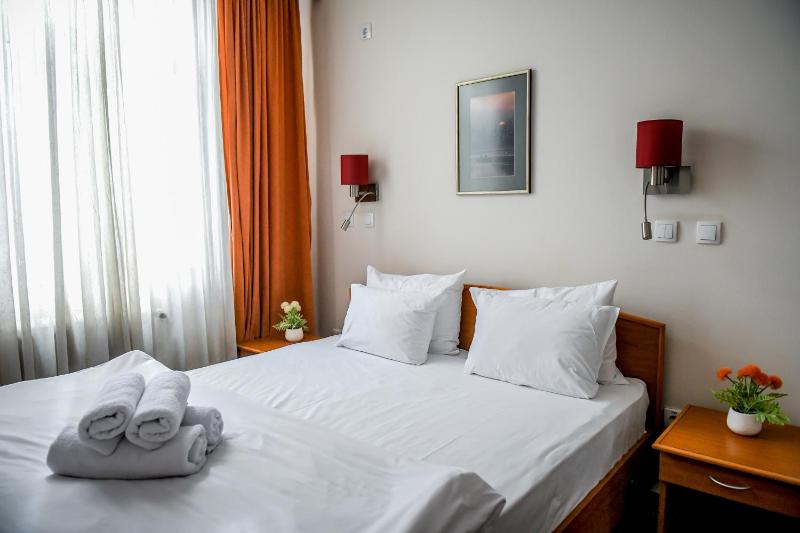 Double Room image 1