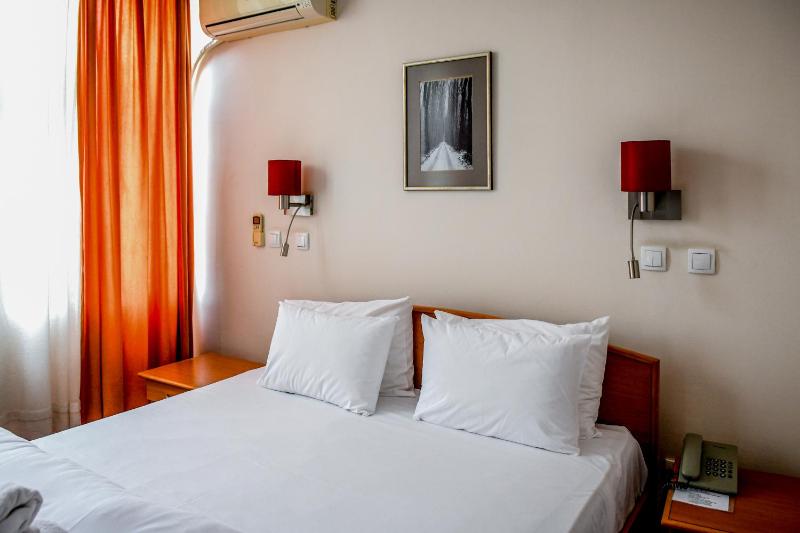 Suite (3 Adults) image 3