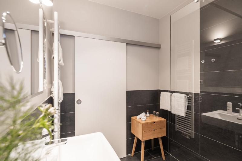 Double Room with Terrace image 3