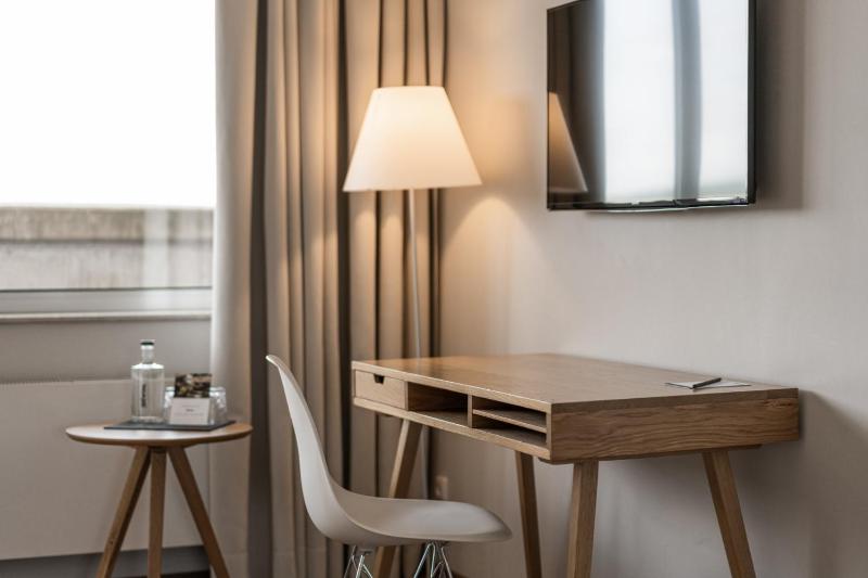 Double Room with Terrace image 4