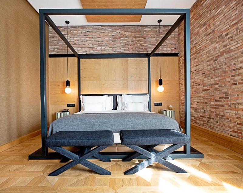 Penthouse Suite image 3