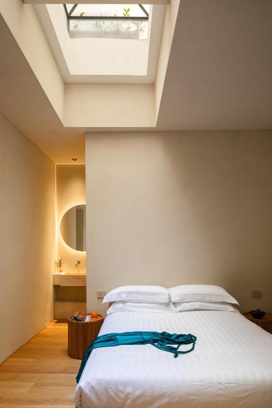 C10 Boutique Hotel - image 14