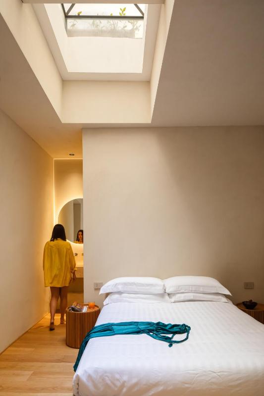 C10 Boutique Hotel - image 6