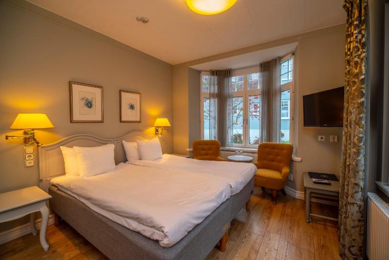 Double  Room in Villa image 4