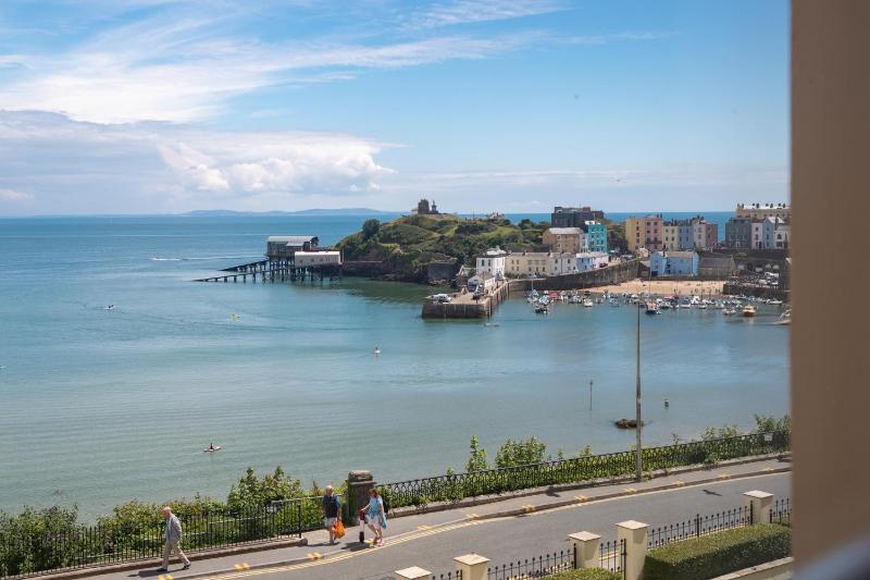 Nash House - Seafront with Parking Close to Town - image 41