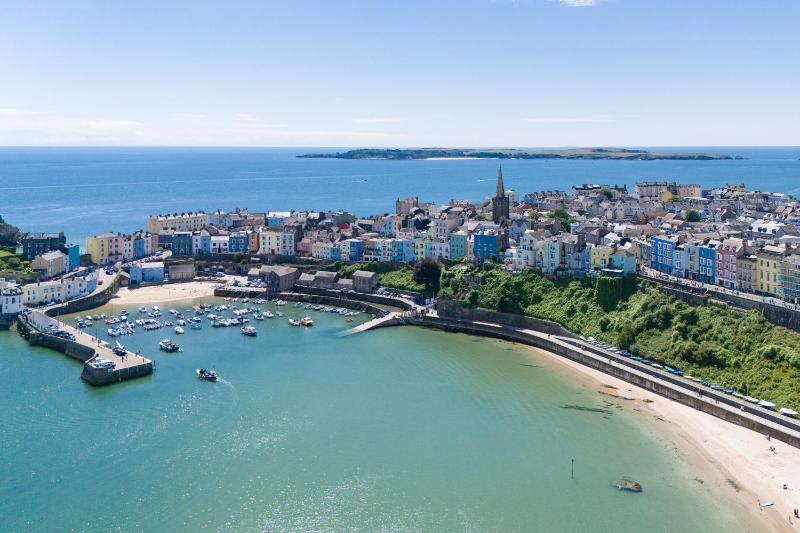 Nash House - Seafront with Parking Close to Town - image 19
