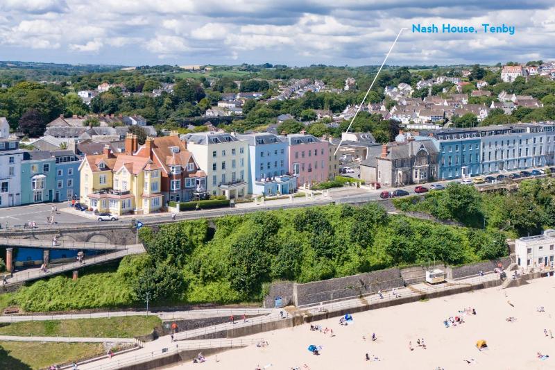 Nash House - Seafront with Parking Close to Town - image 34