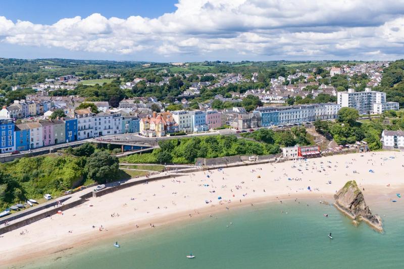 Nash House - Seafront with Parking Close to Town - image 25