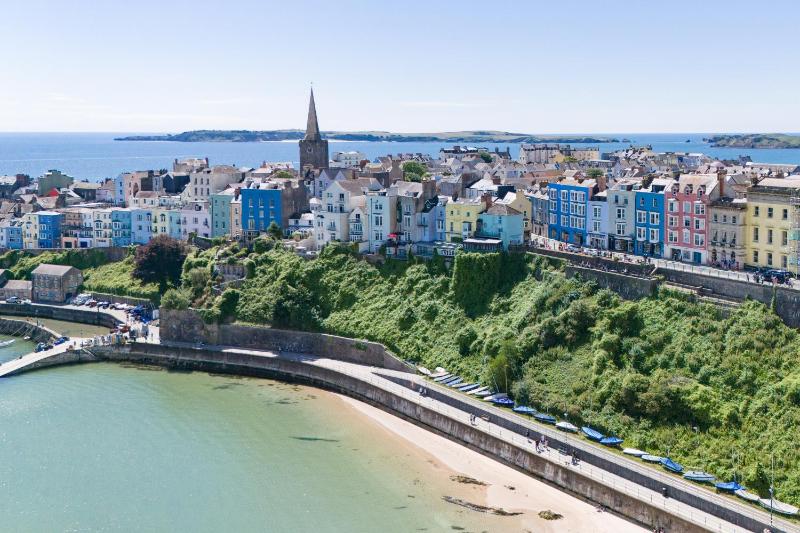 Nash House - Seafront with Parking Close to Town - image 36