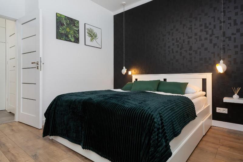 LUX Unique Rzeczypospolitej Apartment with Parking by Renters Prestige - image 13