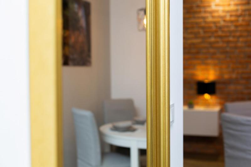 LUX Unique Rzeczypospolitej Apartment with Parking by Renters Prestige - image 2