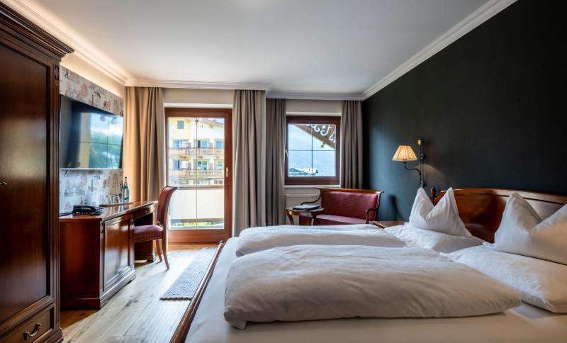 Double Room with Mountain View image 4