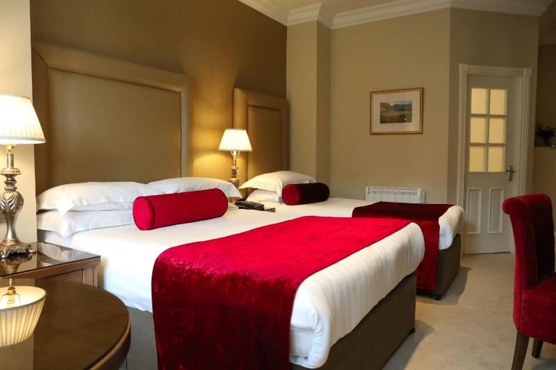 Double or Twin Room image 3
