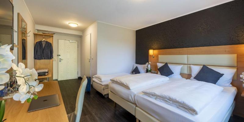 Comfort Double Room with Sofa Bed image 4