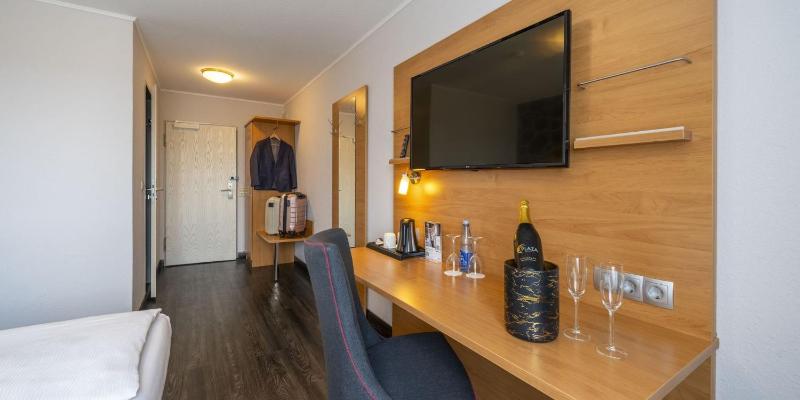 Standard Double Room image 4