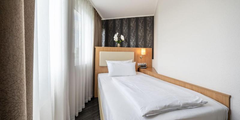Standard Single Room image 1