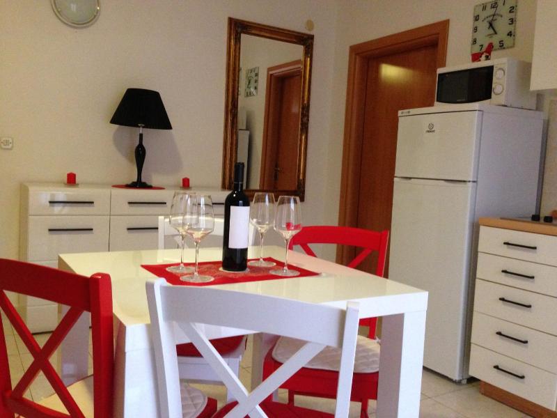 One-Bedroom Apartment with Sea View image 3